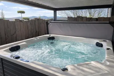 Plan de l'établissement Logis Hôtel-Restaurant Au Vieux Morvan, au cœur de la Bourgogne, Piscine & Spa, Hôtel Climatisé