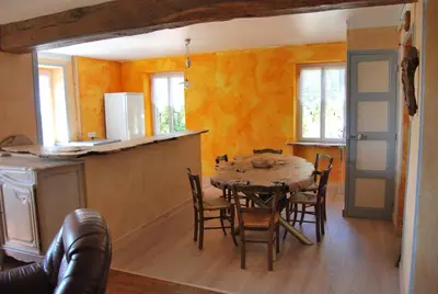 Cuisine ou kitchenette dans l'établissement Gîte