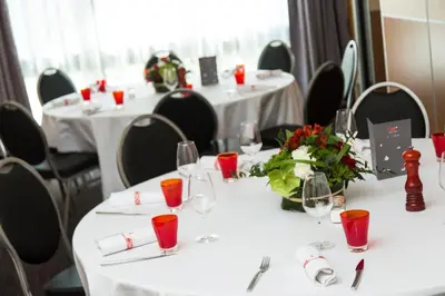 Restaurant ou autre lieu de restauration dans l'établissement Kyriad Montchanin le Creusot