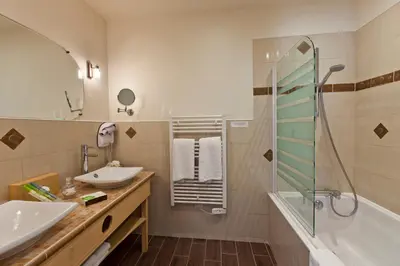 Salle de bains dans l'établissement Hotel-restaurant Les Caudalies