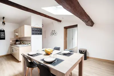 Cuisine ou kitchenette dans l'établissement Myappart71 - Appartement - cosy au centre ville