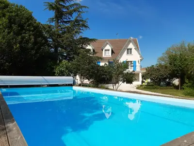 Piscine de l'établissement La maison bleue ou située à proximité