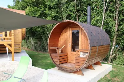 Jardin de l'établissement L'Insolite Jurassienne