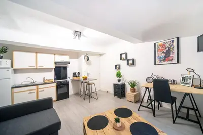 Cuisine ou kitchenette dans l'établissement Myappart71 - Studio - cosy au centre ville