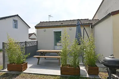 Jardin de l'établissement La Petite Maison Blanzy