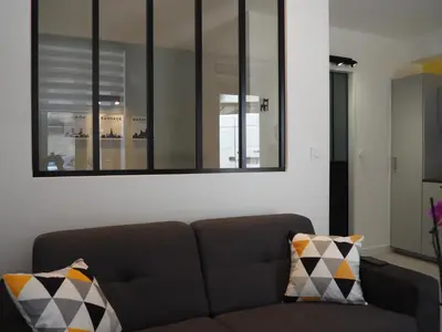 Coin salon dans l'établissement Le Millotet - Agréable studio à 2 mn Dijon Gare
