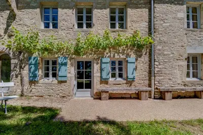 Jardin de l'établissement Gîte de l'Arvolot