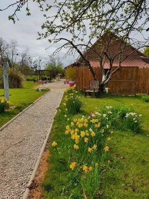 Jardin de l'établissement Gîte de la Maison du L.A.C