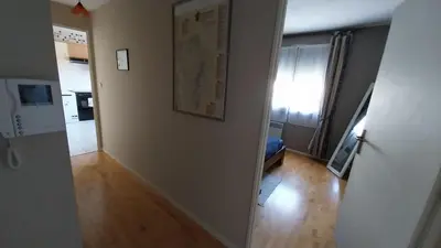 Télévision ou salle de divertissement dans l'établissement Meublé de tourisme 2* les Jardins de l Arquebuse
