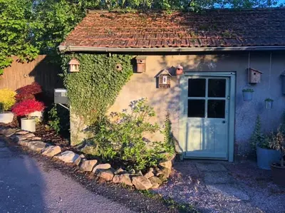 Jardin de l'établissement Gîte Le Domaine d Orphée