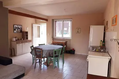 Cuisine ou kitchenette dans l'établissement Gîte cosy 2 à 5 personnes
