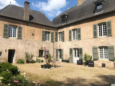 Jardin de l'établissement La Maison des Gardes - Chambres d'hôtes
