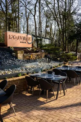 Restaurant ou autre lieu de restauration dans l'établissement Hôtel L'Ouvrée