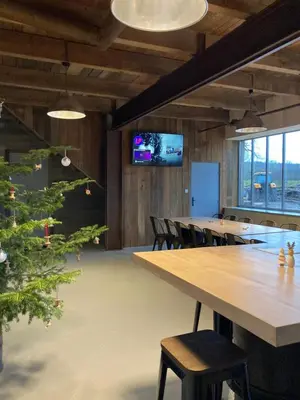 Télévision ou salle de divertissement dans l'établissement Gîte L'Atelier de Tournerie
