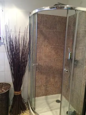 Salle de bains dans l'établissement BEAUN'MAISON Spa Piscine Borne électrique