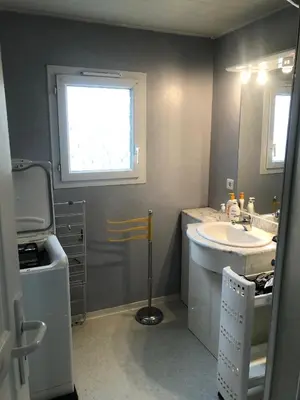 Salle de bains dans l'établissement Petite Maison de campagne dépaysante