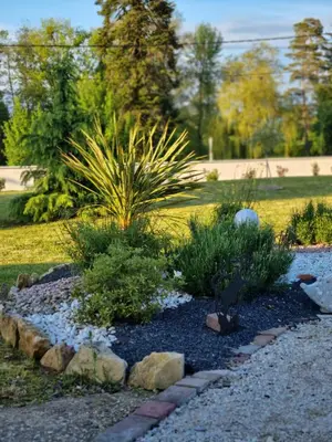 Jardin de l'établissement Chez Martine et Laurent