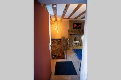 Salle de bains dans l'établissement Caveau Contemporain KV'O37