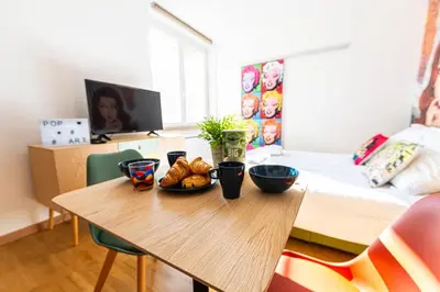 Télévision ou salle de divertissement dans l'établissement Le Pop Art - Topbnb Dijon