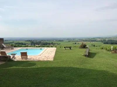 Piscine de l'établissement MA CHAMBRE A SAINT AMOUR ou située à proximité
