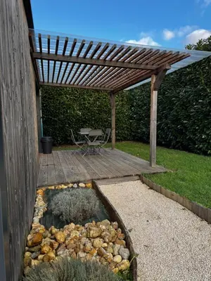 Jardin de l'établissement Trois Six Vendée B