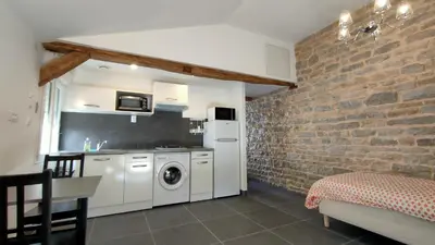 Cuisine ou kitchenette dans l'établissement Domaine Ravy-Azalée