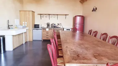 Cuisine ou kitchenette dans l'établissement Ancien Haras refait à neuf à 3 km de Vonnas