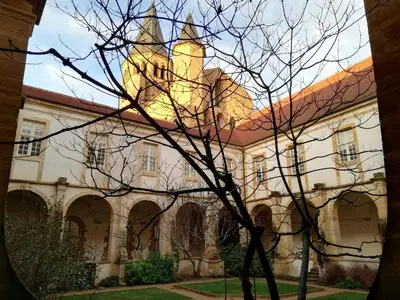 Plan de l'établissement La Fontaine, F2 au cœur de Paray