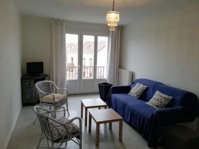 Coin salon dans l'établissement La Fontaine, F2 au cœur de Paray