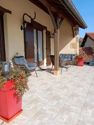 Terrasse ou espace extérieur de l'établissement L OLIVIER DE ST LEGER