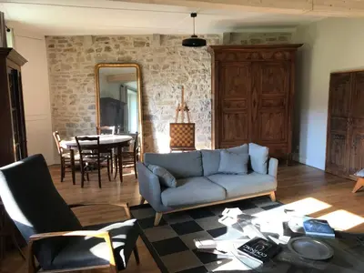 Coin salon dans l'établissement Golf Val de Sorne Vernantois Maison vigneronne