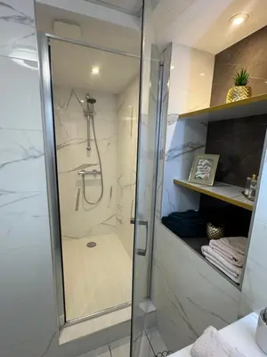 Salle de bains dans l'établissement LE TOUT JOLI NID BEAUNOIS, Studio Plein centre parking