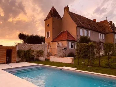 Piscine de l'établissement Château de Chatenay - Macon ou située à proximité