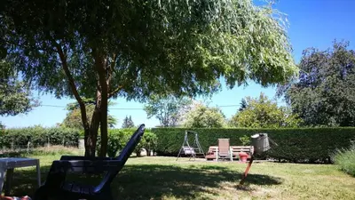 Jardin de l'établissement Gites Luzy Morvan Bourgogne