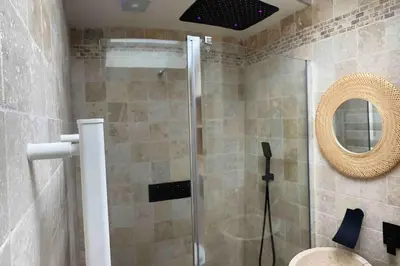 Salle de bains dans l'établissement L’entrenous