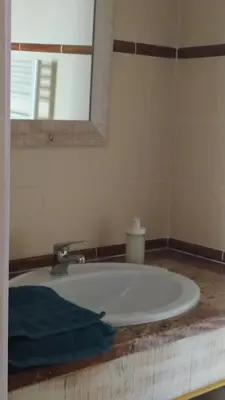 Salle de bains dans l'établissement Clos des chenevières, 3 étoiles