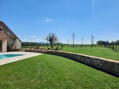 Piscine de l'établissement Domaine du moulin de Jeanne ou située à proximité