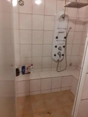 Salle de bains dans l'établissement Le grand bonheur