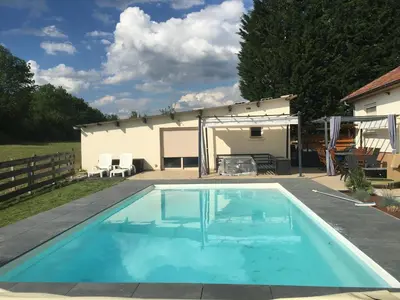 Piscine de l'établissement La Dolce Vita ou située à proximité