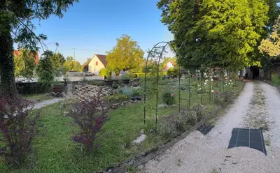 Jardin de l'établissement Le Cèdre Bleu - GITE