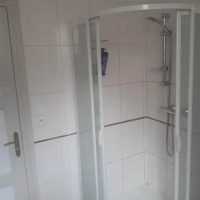 Salle de bains dans l'établissement Petite chambre meublée au cœur de ville - chez l'habitant