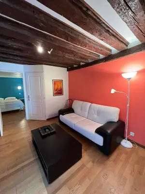 Coin salon dans l'établissement Le salinois