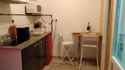 Cuisine ou kitchenette dans l'établissement Julio César Poligny Jura