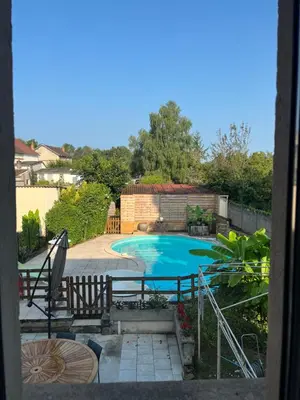 Piscine de l'établissement Gite meublé et Chambre d'hôtes LE PUITS DARCY ou située à proximité