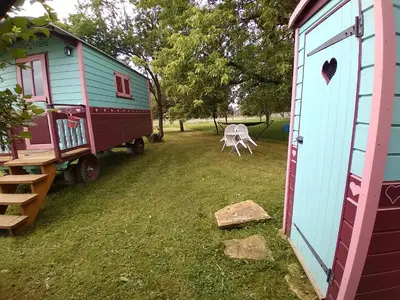 Jardin de l'établissement Les roulottes