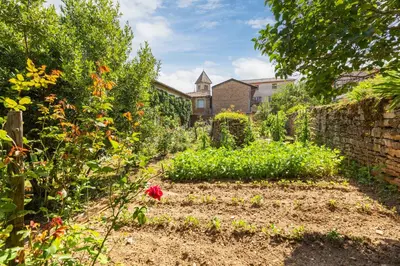 Jardin de l'établissement Chez Romain