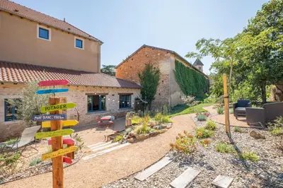 Jardin de l'établissement Chez Romain
