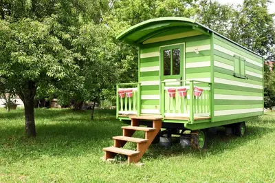Jardin de l'établissement Roulotte verte