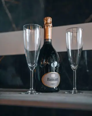 Boissons dans l'établissement La Ronde des Bois - Romance et Bien Être - Jacuzzi privatif-piscine-patio