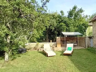 Jardin de l'établissement Le Gîte du Lapin Bleu